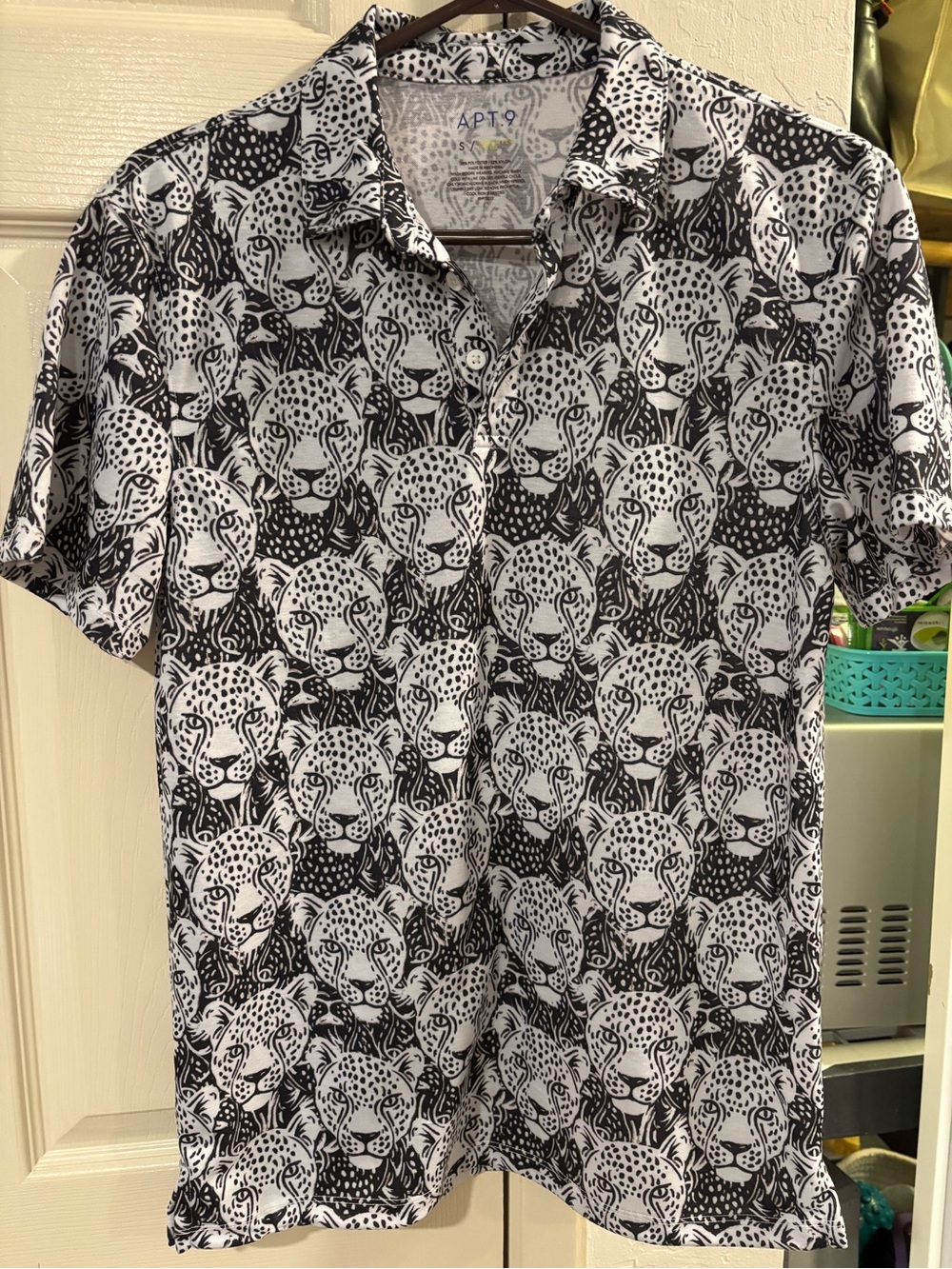 Apt. 9 Black & White Leopard Face Short Sleeve Button-Down Shirt